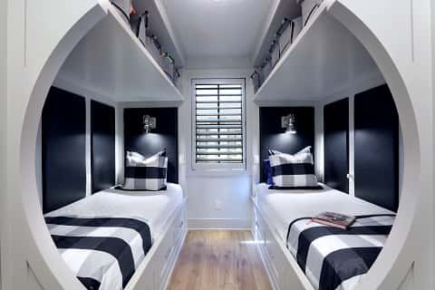 NewHomeSource's tweet image. Hiring an architect can help bring all your new home ownership dreams to life, but how do you find the best one? Here are some guidelines.

newhomesource.com/guide/articles…

#architect #homedesign #NewHomeGuide