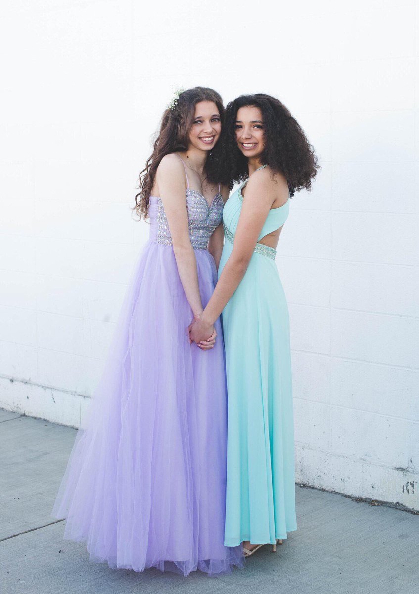 Last Prom together for these sisters! Both wearing the beautiful dresses they got from Abby’s Closet 💗 #abbysclosetpdx #prom2019 #sisters