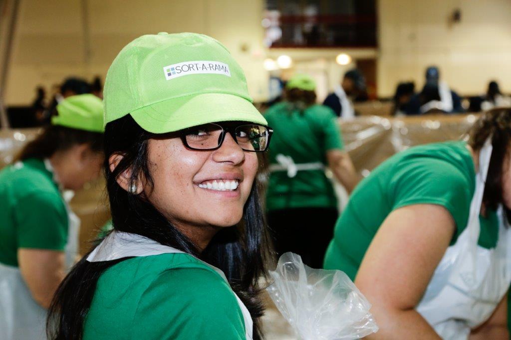 FoodBankCENC's tweet photo. #SortARama is one of our favorite days of the year. 1,000 volunteers from 12 companies took over the Jim Graham Building to pack 200,000+ meals in just a few hours! Thank you @foodlion, @WeareCisco @Cisco, @BlueCrossNC, @BASFAgProducts ....
1/2 https://t.co/TEEalXoar9