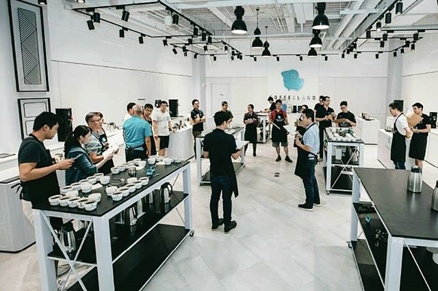 coffeelandinc's tweet photo. Coffeeland Sensory and Brewing Lab is designed specifically for coffee appraisers, SCA sensory courses, SCA Gold Cup Brewing Courses and elite training classes such as Q-Grading. #education #cupping #sensory #qgrader #qgrading #coffee #brew #learn #team @SpecialtyCoffee @thecqi https://t.co/dIfytJWjLS