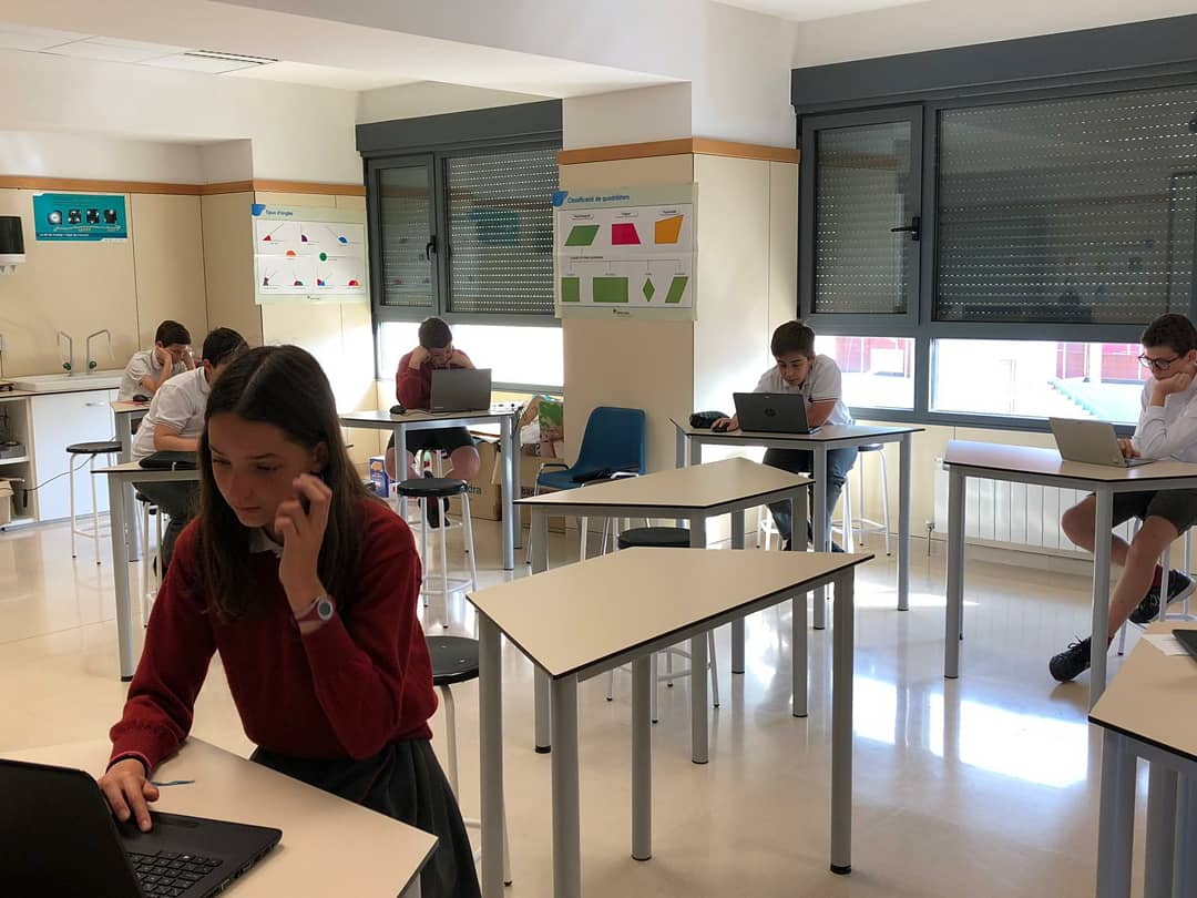 PadreDamianSSCC's tweet image. Després de treballar-ho durant tot l&apos;any... Avui els alumnes de #1resopd seleccionats han participat en la final de &quot;Progrentis&quot; 📚💻💡! Moltes felicitats a tots els participants 👏! #esforç #comprensiolectora #vivimleslletres #talent #olimpiadaprogrentis @Progrentis