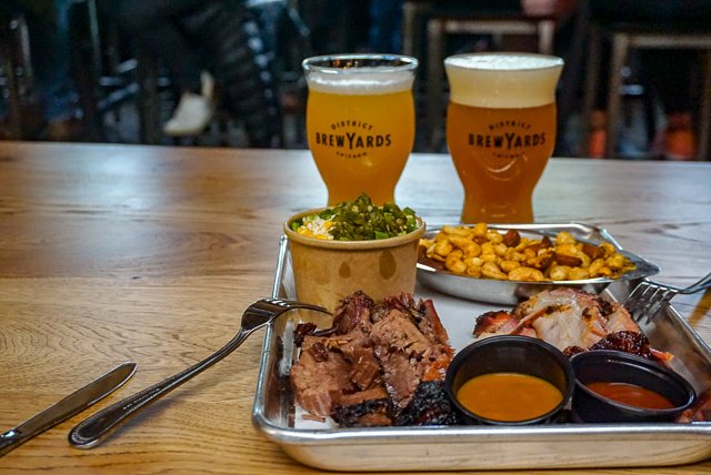 Work is hard after a three day weekend. Grab some beers and barbecue at District Brew Yards #Chicago #Chicagofood bit.ly/2M5rCF8