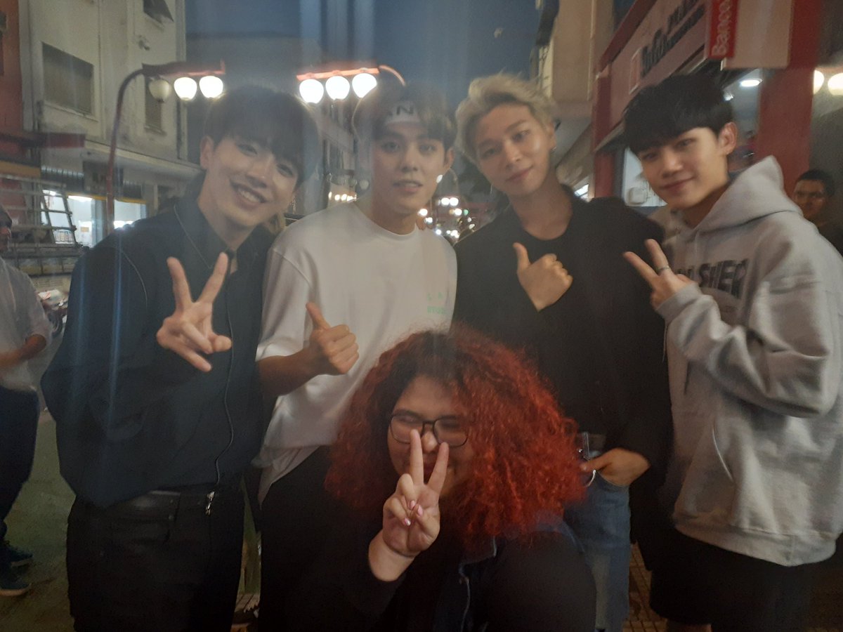 naleticia7's tweet photo. Foi show do BTS, tombar com os meninos do MASC na rua... Eu só respirei.
#BTSinBrazil #MASCinBrazil https://t.co/ul0xt6lOpn
