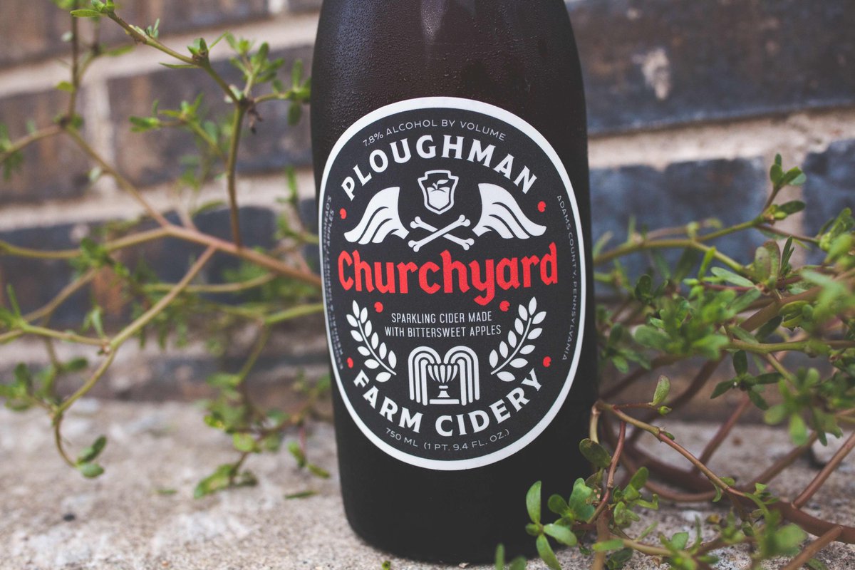 ProhibitionTR's tweet image. Tuesday is back for another weekly #FriedChickenAndCider night and tonight we’ll be pouring @PloughmanCider “Churchyard”, a West Country style dry #cider, hazy and unfiltered with complexity, strong apple aroma, and subtle bitterness.
#cideriscider #farmcider #glutenfreephilly