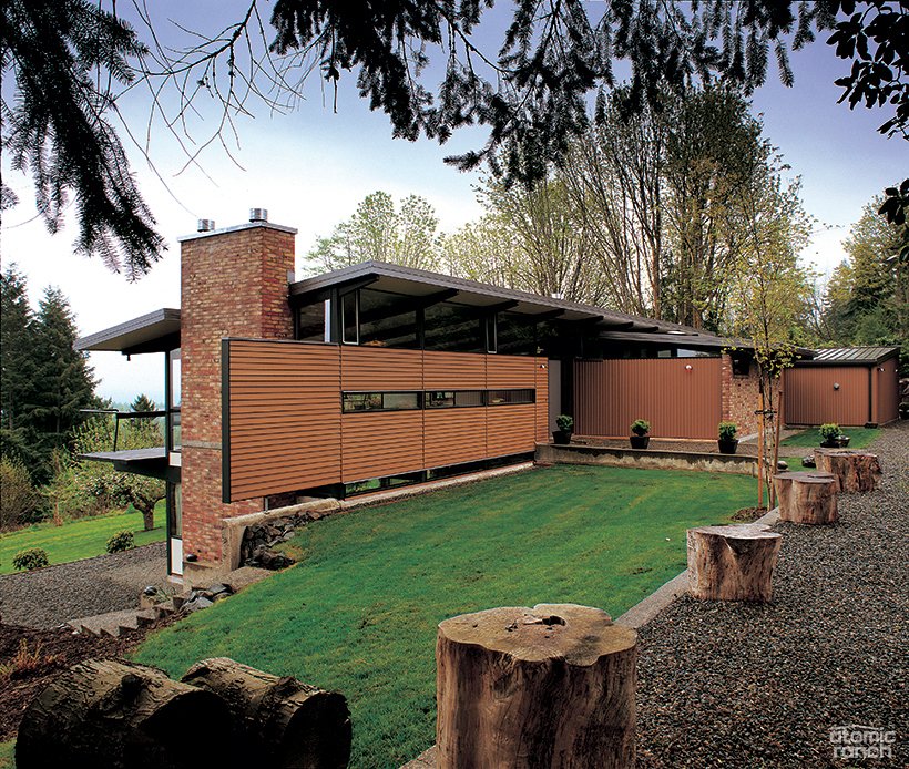 TheAtomicRanch's tweet photo. This #Danish couple has lived in their fair share of homes since they moved to the #UnitedStates, but have since settled in a 1956 #WendellLovett -designed home. Learn how they started their #renovation journey, here! https://t.co/x6jwk8d1yo https://t.co/wXPU1YPnWm