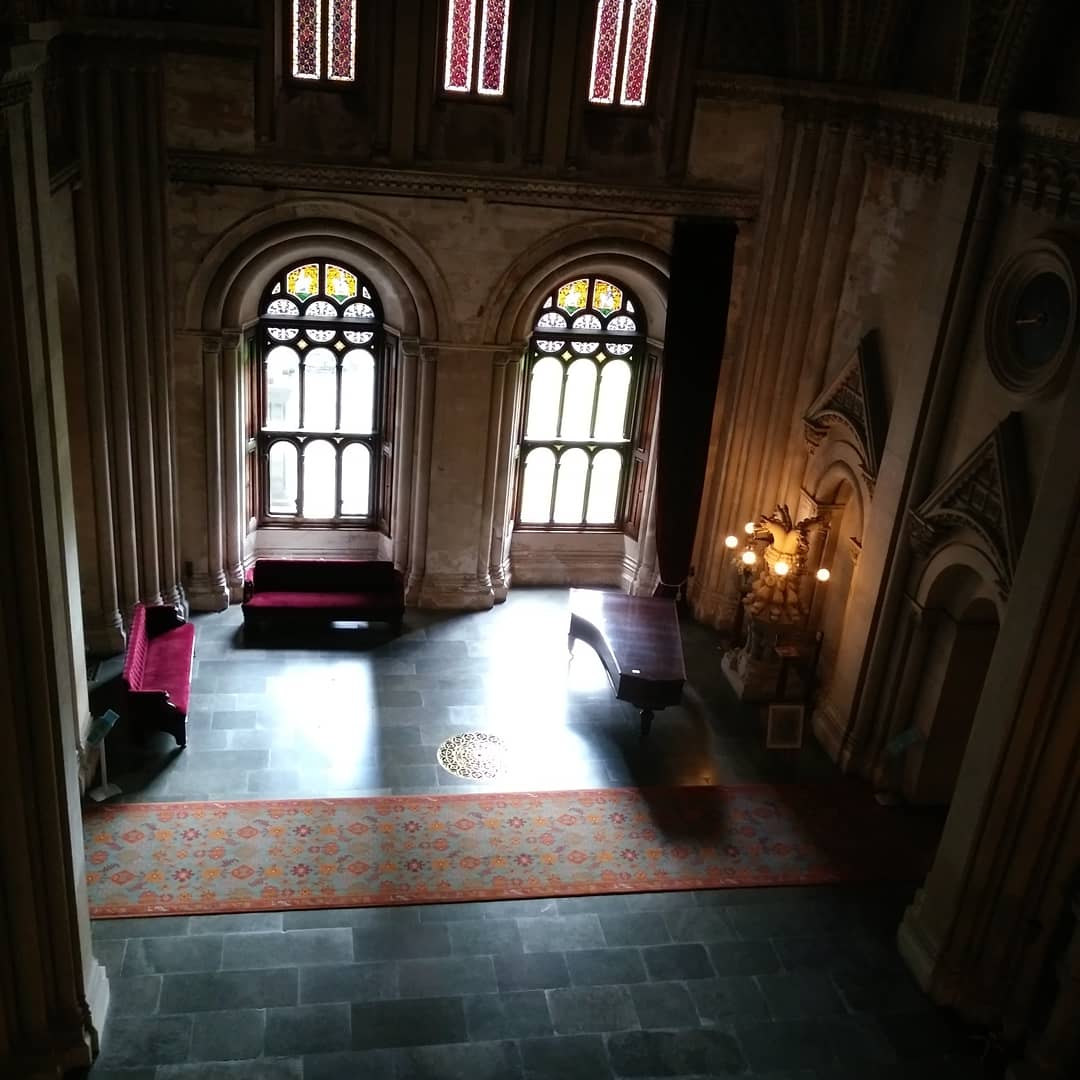 JT_JoyceTang's tweet photo. It was worth the drive! The timeless 1903 Broadwood Barless diffusing through the great hall at Penrhyn Castle. 1 of the 2 pianos I couldn't fit in the April Tour. #19thCenturyPianos https://t.co/K1LjEnoF6T