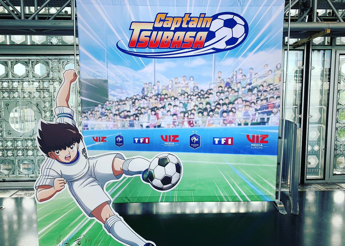 Très ému d’avoir pu échanger avec le maître #mangaka #yoichitakahashi hyper heureux de ces dédicaces sur mes planches que je gardais précieusement depuis des années. Merci à l’équipe #CaptainTsubasa 🥺👍🏻🙇🏻‍♂️🙏🏻 <a href="/tsubasa2904/">Sammy 'ndiana toys</a> <a href="/FFF/">FFF</a> <a href="/davidzavaglia/">David Zavaglia-Tokyo /TV journalist&Twitch Partner</a> <a href="/ArkeoToys/">ArkeoToys</a> <a href="/Anthogeekvideo/">Anthogeek ️🌐</a> <a href="/Toykitch/">Toykitch - Fulguropop team</a>