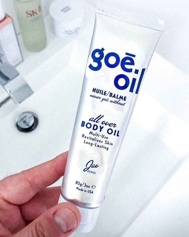 Repost from <a href="/omgbart/">bart</a> // It seems that everyone loves a good "Goē Oil product in hand shot!" 😉 In all seriousness, we're glad Bart gave our products a try just in time for summer. Our products are multipurpose and can be layered, which are two key qua… bit.ly/2YSVTZm