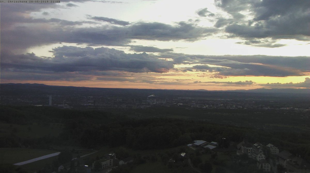 RheinTemp's tweet image. Dasch's wieder gsi...
#scheene Obe 🌇
Überwiegend bewölkt bi 10,8°C
Dr Babbe Rhy het 13,8 °C