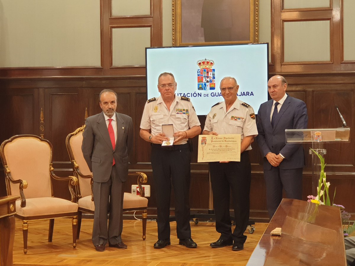 La Diputación reconoce la trayectoria de personas e instituciones de la provincia con Distinciones Honoríficas dguadalajara.es/web/guest/cont…