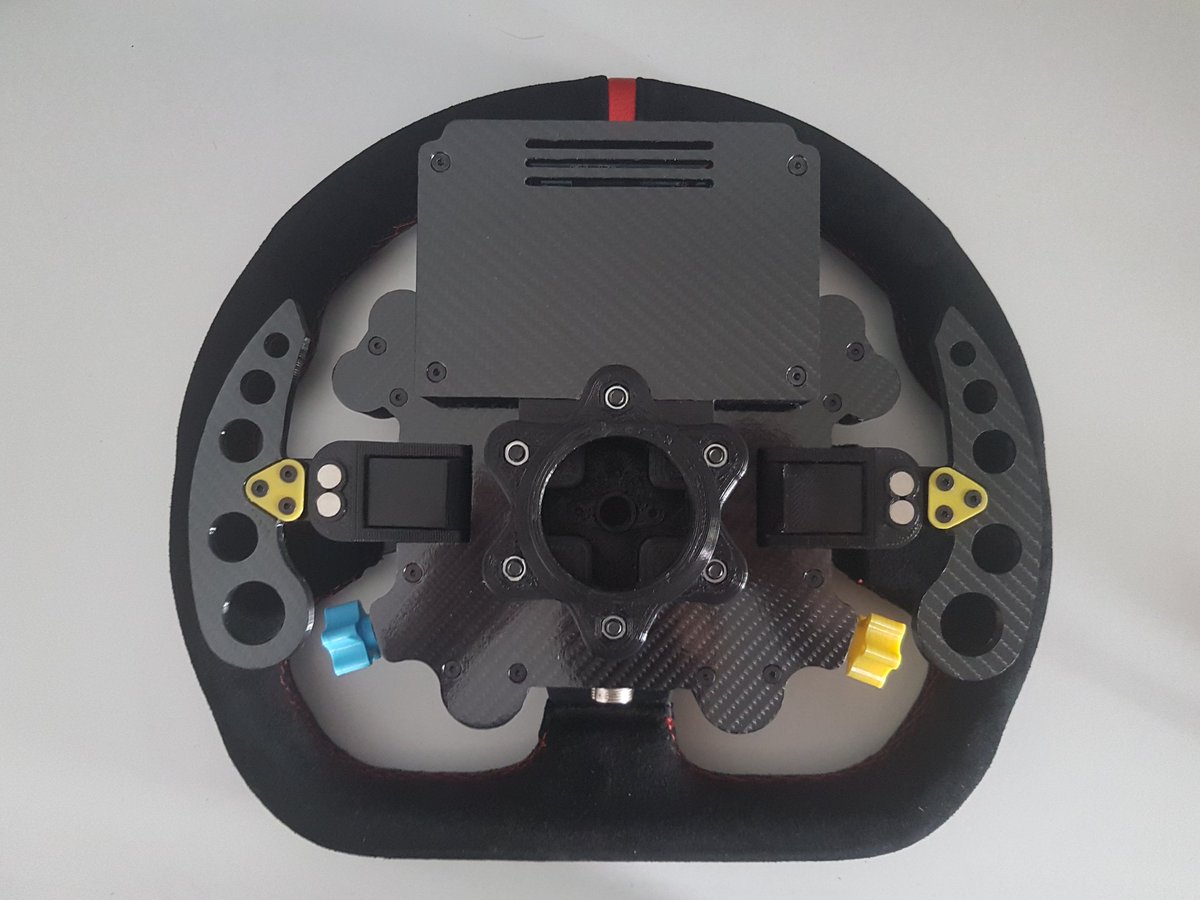 Sacusa85's tweet photo. Como @snook4do dijo un dia,si uno hace arte se dice y punto! Si le sumas un producto brutal y un trato de 10 solo queda darle las gracias! Mañana subire un video o hare un directillo para quien quiera verlo. @SimEvoRacing1 os lo recomiendo al 100% https://t.co/BsegCLSZhQ