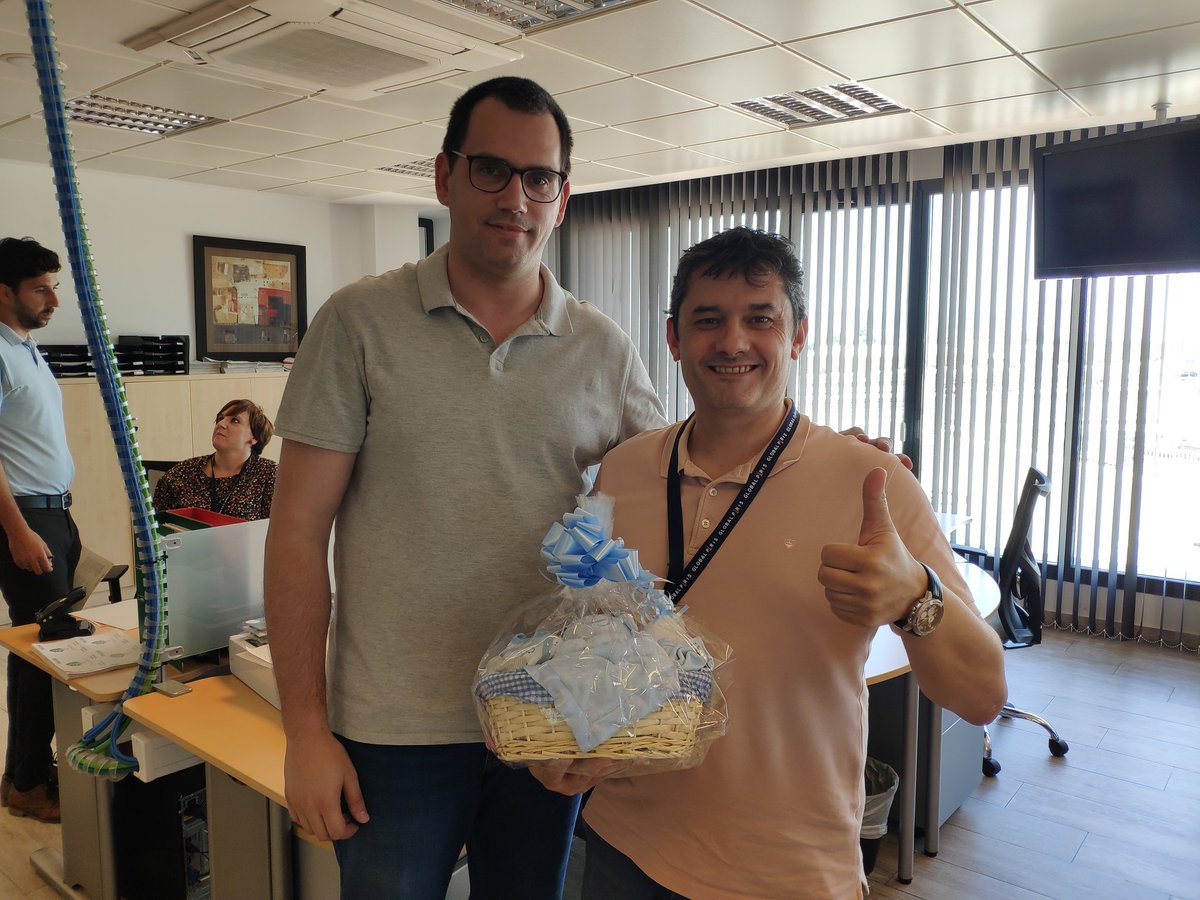 josemaguillen's tweet photo. Felicidades Pascual por el nacimiento de Alejandro! https://t.co/8XXACWVQ8G
