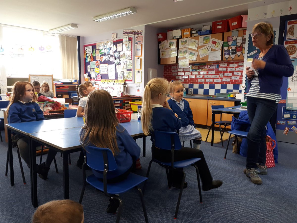 MilnathortPS's tweet photo. A wonderful visit to P1/2 from Mrs Tolson to tell us about our village. She started in P2 when our school opened #FormerPupil #LotsOfChanges #community https://t.co/9hyQvAiDvS