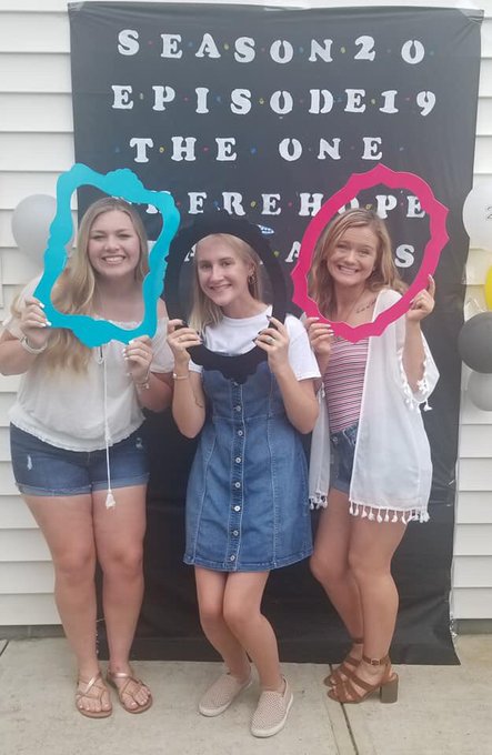 just me and my besties https://t.co/Amp7ptMXbw