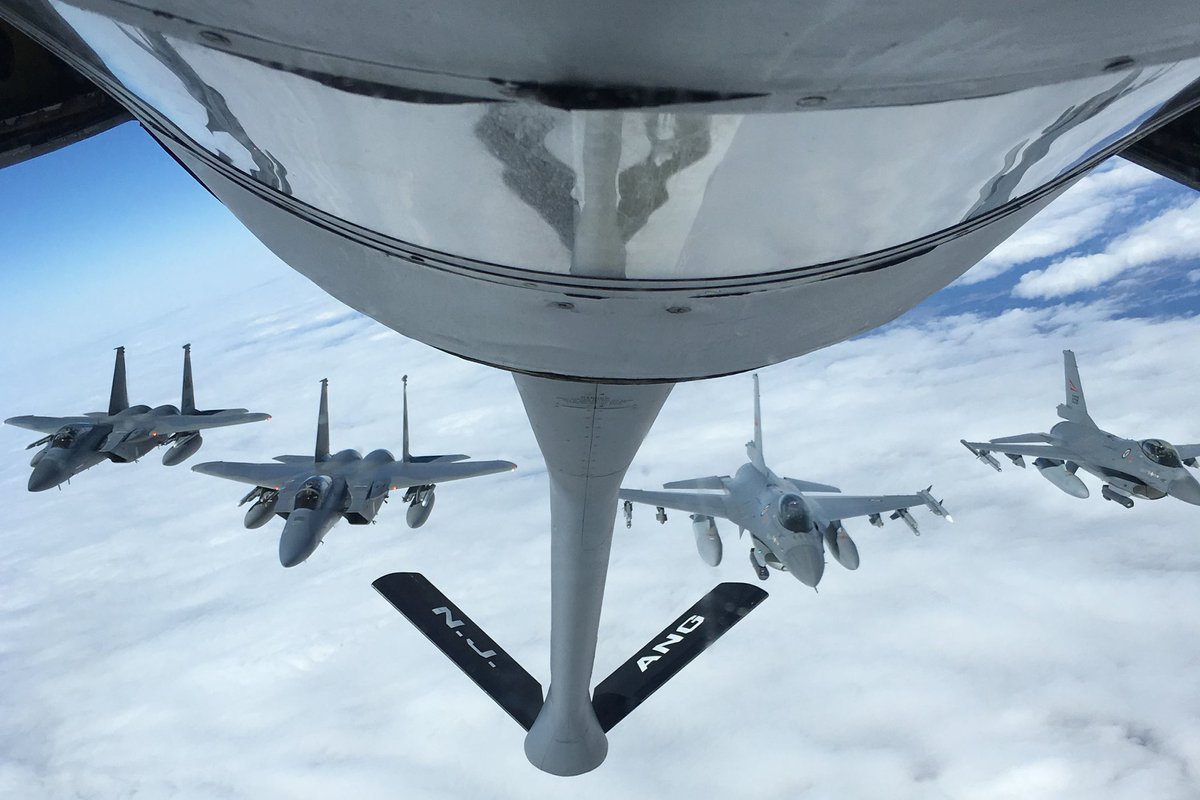 Civmilair U S Air Force F 15 Eagles Fly In Formation With Swedish Air Force F 16 Falcons After Receiving Fuel From A Kc 135 Stratotanker Over Sweden May 24 19 T Co Tgaft8ftjr