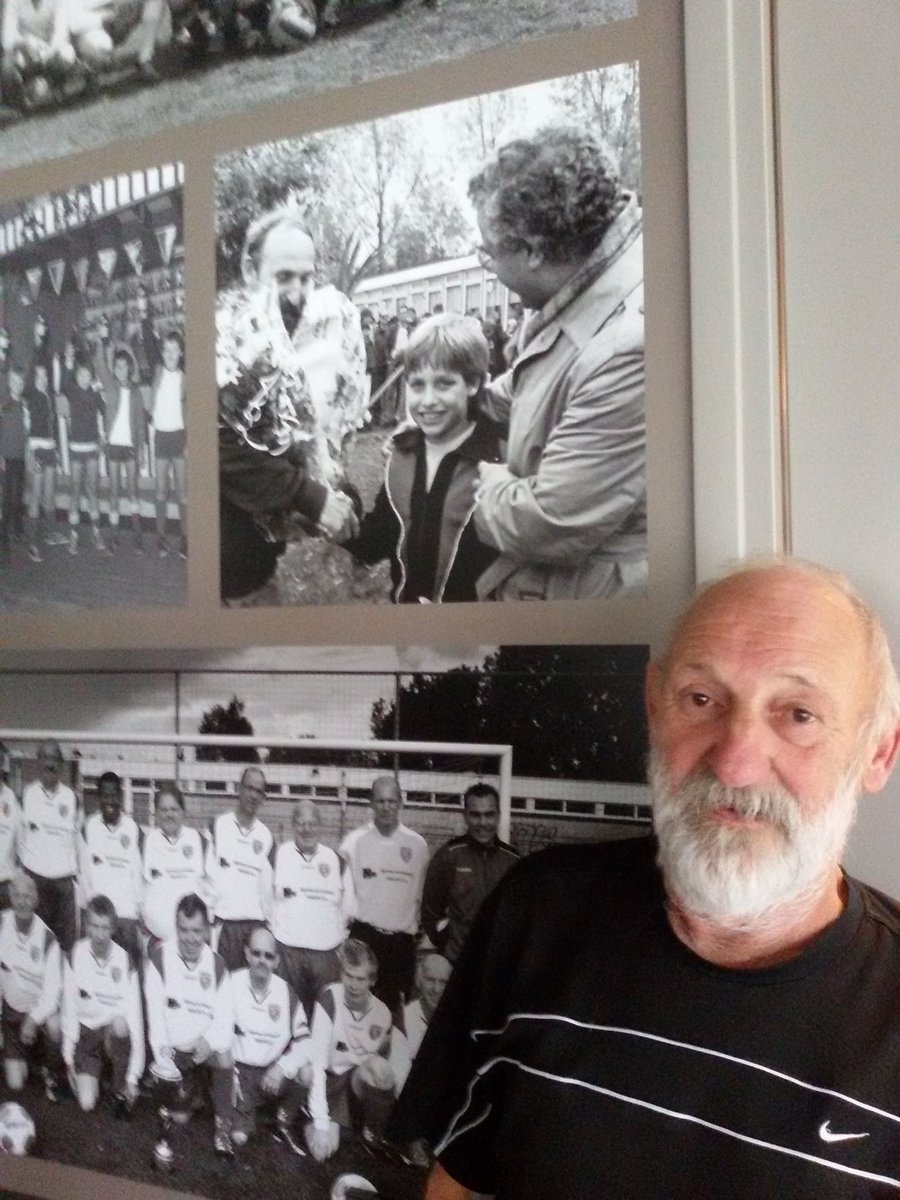 Vandaag mijn jeugdidool, oud CVV Zwervers-spits Dick Koolmees geïnterviewd voor een bijzonder boek. Een mooie ontmoeting, prachtige verhalen.