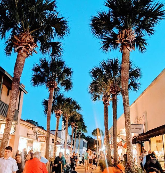 StAugToDo's tweet image. Just an evening stroll down St. George street! Plenty of shops and restaurants to choose from! Checkout our website to find out more about things to do in St. Augustine. #repost fl.mama.blog bit.ly/2EGKpR7
