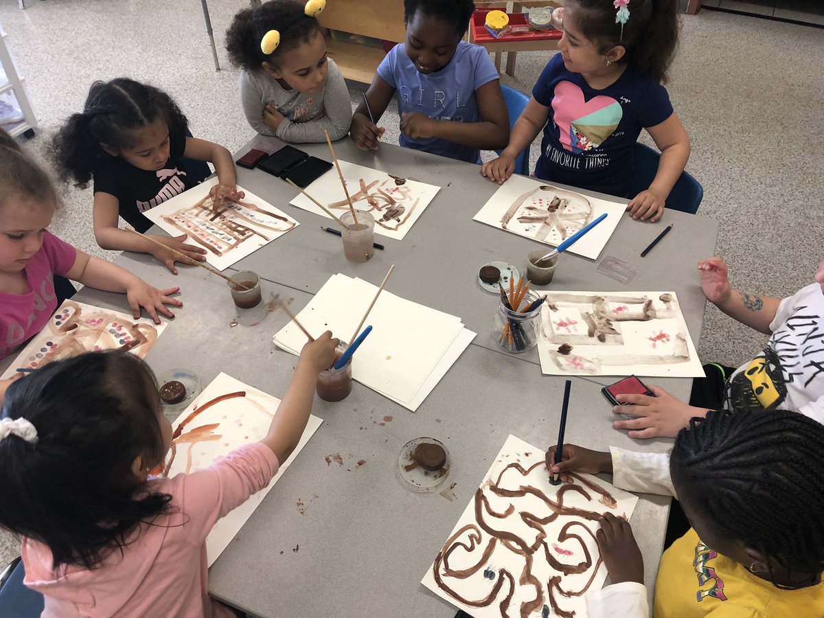 Kinder_102's tweet photo. Ant colonies! 🐜 We learned about how amazing and strong these little creatures are! We learned that there is a queen, working ants and about how they build their ant hills. The students worked on creating their own ant hills using water colours! @AngelaMericiDP https://t.co/nRhQQHrbAA