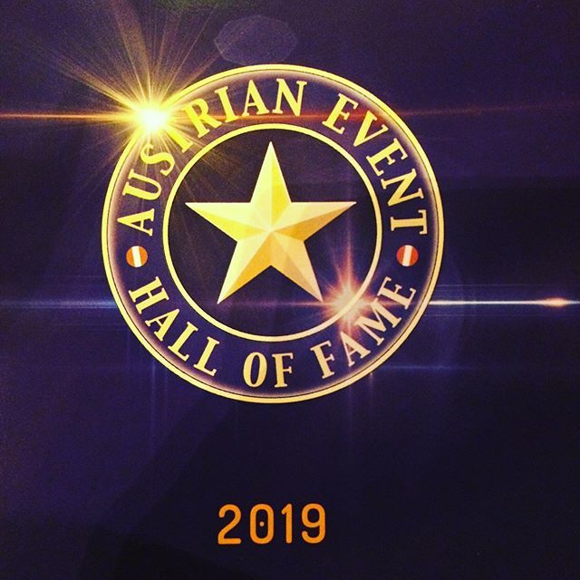 annasanchisroca's tweet photo. EMBA hall of fame 2019! #emba #livemarketing #austria #enited #businessevents https://t.co/iBSec9uL7Z https://t.co/2InN3uenSG