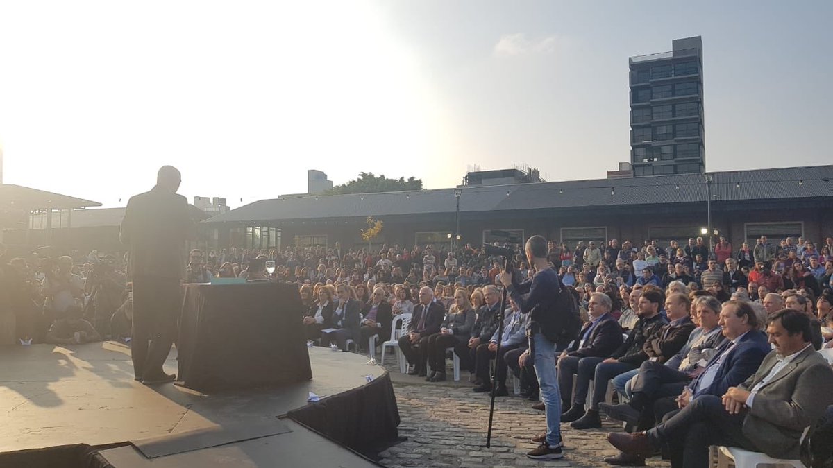 toiamarcu's tweet photo. Ahora #AcuerdoPorRosario Pensamos la ciudad que viene junto a @pablojavkin #Intedente @AntonioBonfatti #Gobernador https://t.co/78uQrZ0jC4