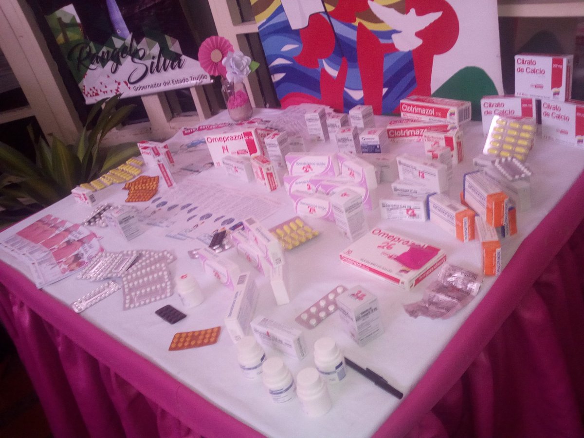 GobTrujillo's tweet photo. #PorAmorATrujillo Siguiendo los lineamientos de la presidenta de @Fundasaludtru Dra. @ajacquep se realizó la entrega de medicamentos a pacientes con enfermedades crónicas en el @IMET2014 https://t.co/TZKhkFFQ7X