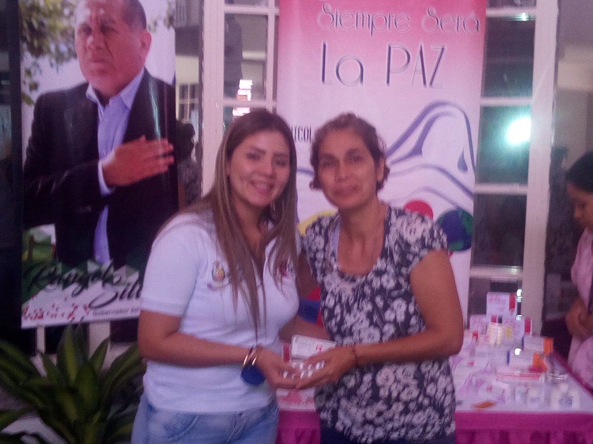GobTrujillo's tweet photo. #PorAmorATrujillo Siguiendo los lineamientos de la presidenta de @Fundasaludtru Dra. @ajacquep se realizó la entrega de medicamentos a pacientes con enfermedades crónicas en el @IMET2014 https://t.co/TZKhkFFQ7X