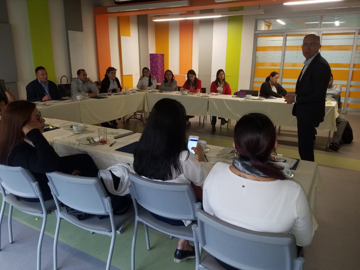 Locknetcol's tweet image. Generando conciencia  en #ciberseguridad en un desayuno empresarial con Locknet y Logservices.

#LocKNet  
#SeguridadDigital 
#PymeSegura
#tecnologías