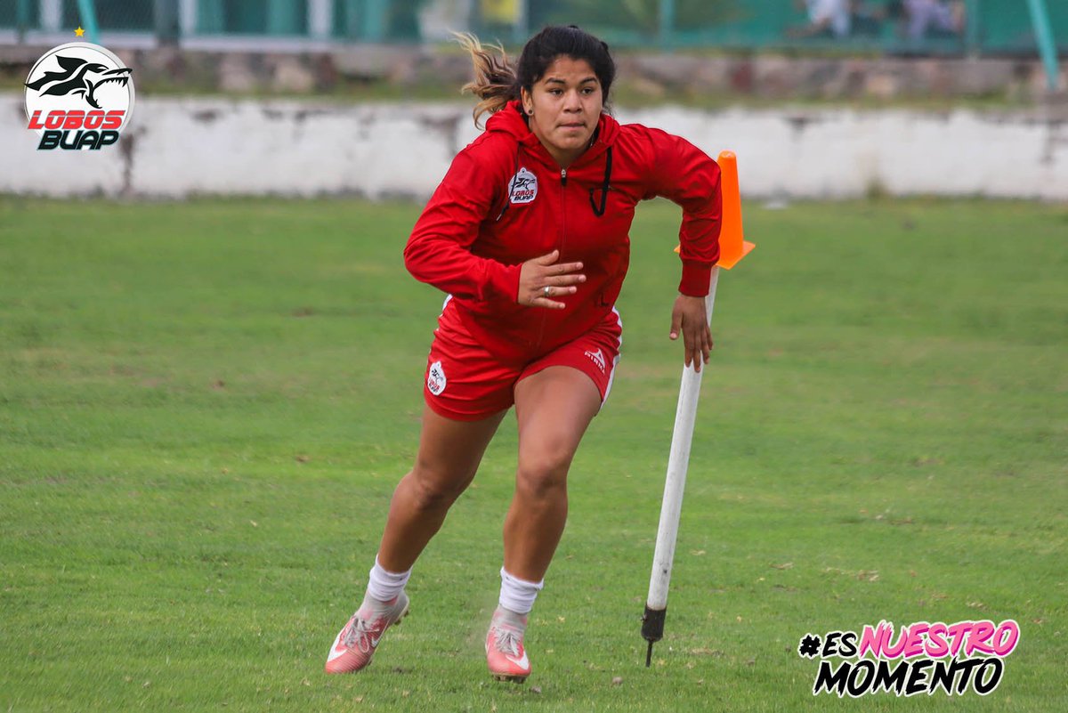 LobosBuapFem's tweet photo. Después de un descanso tras nuestro partido amistoso, regresamos a entrenar entusiasmadas por comenzar el siguiente torneo. 😉

#EsNuestroMomento https://t.co/kwZ9bocdVP