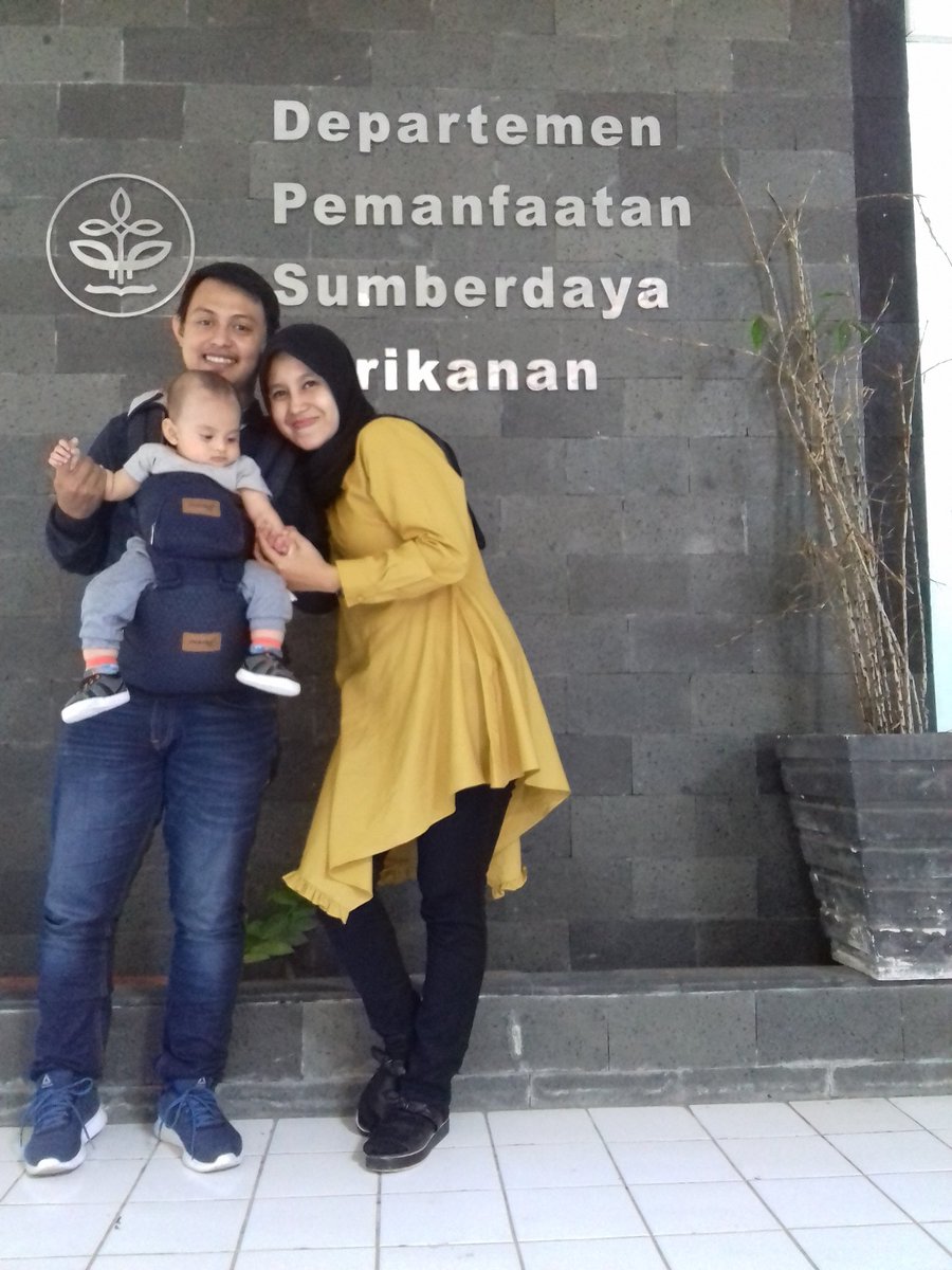 Atsuwij's tweet photo. Dulu berdua foto di sini, sekarang udh nambah personil baru #verylatepost #fpikipb https://t.co/ChnELuRu1r