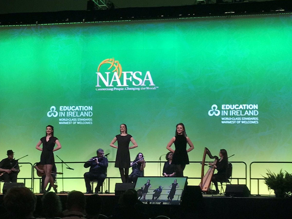 IndianaDevin's tweet image. Ceol agus damhsa ag comhdháil #Nafsa2019! Go raibh míle maith agaibh @EduIreland! Bhain mé sult as! #Gaeilge #GaeilgeiMeiriceá