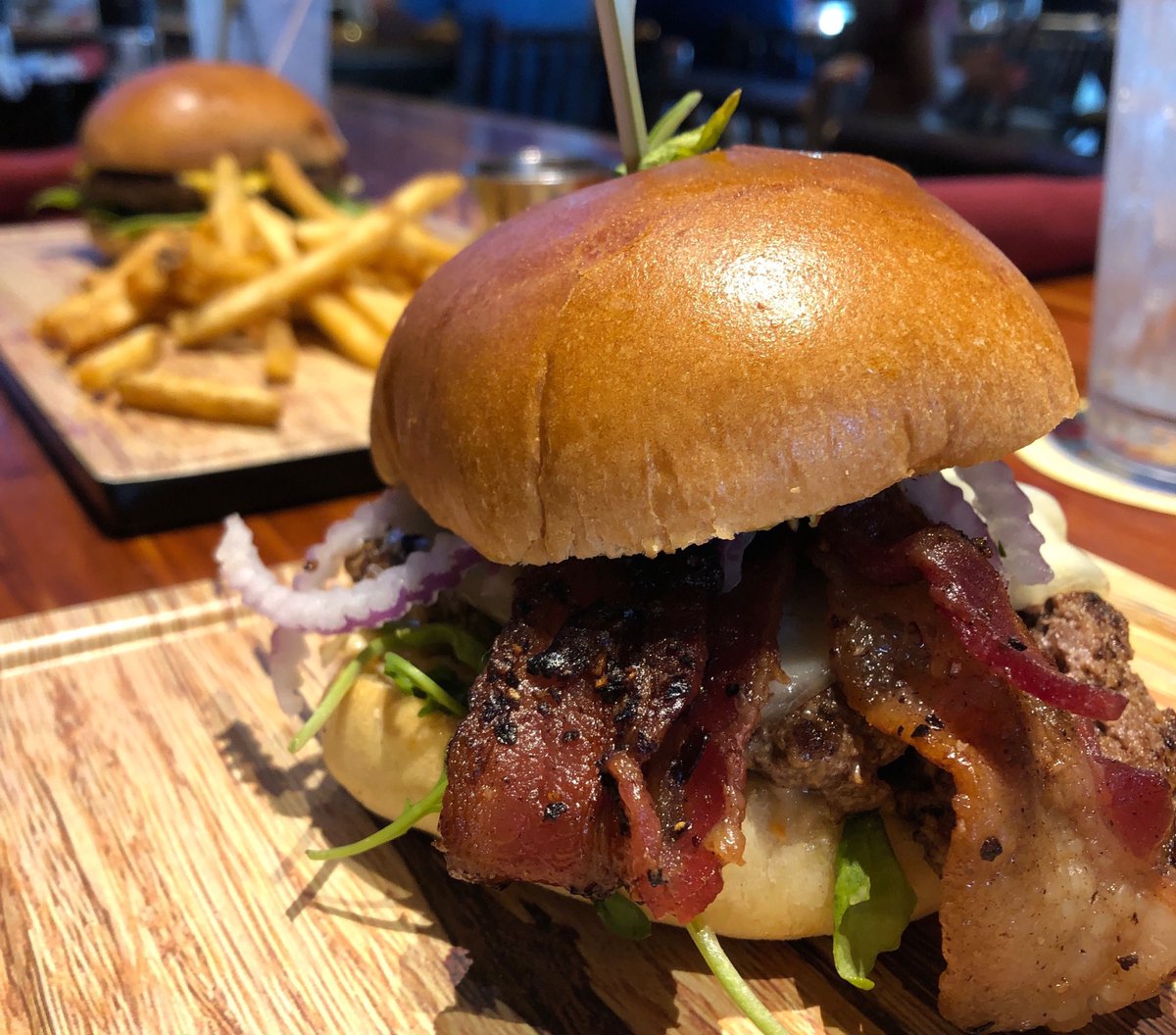 andersonmktg's tweet photo. Burgers? You don't have to tell us twice. #NationalHamburgerDay #AMGAgency https://t.co/aeEAtZFqGY