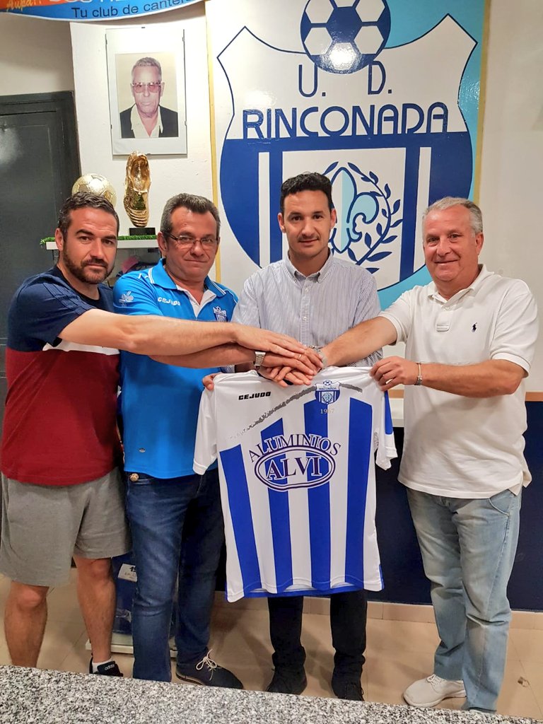 El proyecto sigue adelante. Cuando algo va en buen camino, lo mejor es no tocarlo. Ambas partes han tomado esta decisión.

<a href="/Davidsanma84/">David Sánchez Marín</a> seguirá siendo entrenador del equipo rinconero para la próxima temporada. Nos alegra enormemente esta noticia.

¡Vamos Rinconada! 😍⚽💙