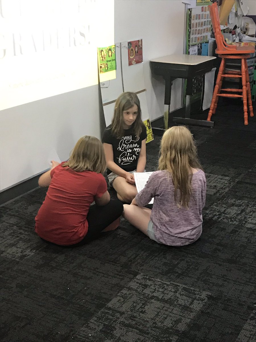 MrsAdams03's tweet photo. Mrs Steelman’s 3rd graders visited us today to listen to our “How to Survive 4th Grade” writing. They also got to ask us 4th graders questions about what 4th grade will be like. #EHEWarriors #warriorconnect #ssdpride #fourthgradesurvivors https://t.co/Rf0XT6ewe8