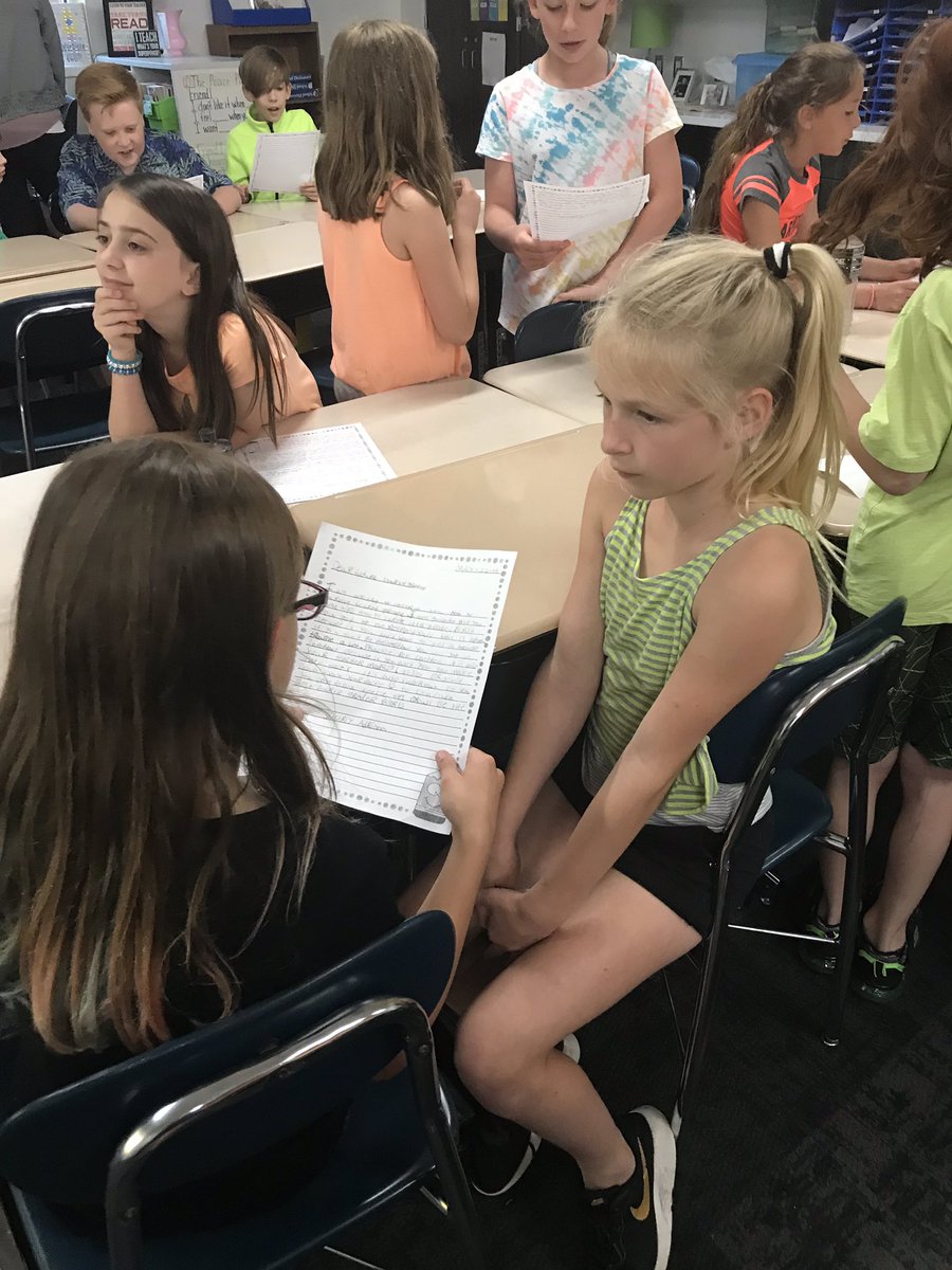 MrsAdams03's tweet photo. Mrs Steelman’s 3rd graders visited us today to listen to our “How to Survive 4th Grade” writing. They also got to ask us 4th graders questions about what 4th grade will be like. #EHEWarriors #warriorconnect #ssdpride #fourthgradesurvivors https://t.co/Rf0XT6ewe8