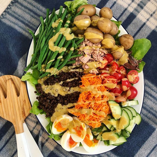 eatcolourfully's tweet photo. A mammoth tuna Niçoise with bonus truffled lentils https://t.co/Rehr2jx7pW https://t.co/9lx3B2XaR5