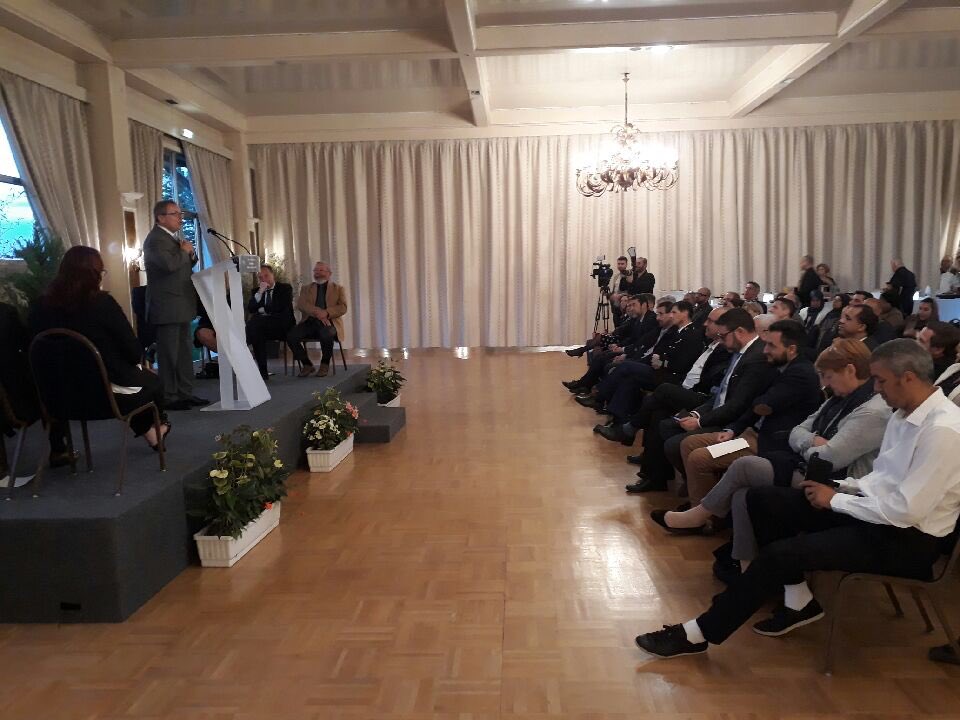 Le Préfet des #Yvelines JJ Brot a été invité par le @C_A_M_78 et son Président Mourad Dali à la rupture du jeûne #Iftar 2019 à Coignières en présence de <a href="/DidierFischer1/">Didier Fischer</a> <a href="/pierre_bedier/">Pierre Bédier</a> <a href="/auroreberge/">Aurore Bergé</a> <a href="/NadiaHAI78/">Nadia HAI</a> <a href="/dbaichere/">Didier BAICHERE</a> <a href="/JMFourgous/">Jean-Michel FOURGOUS</a>, élus &amp; représentants des différents cultes