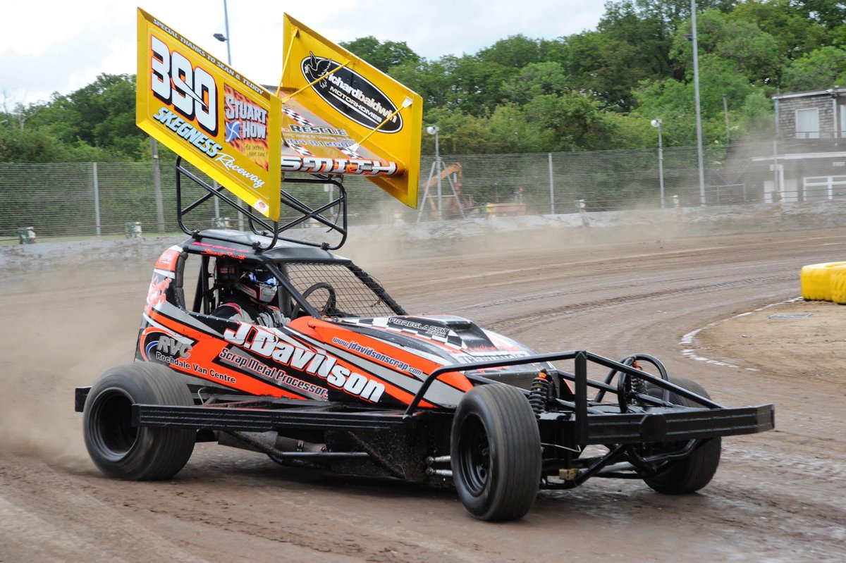 stuartsmith390's tweet photo. Not nice seeing my car driven by someone else but @fastbenni did a decent job. Having said that was great to see proper legend @MBrundleF1 in a f1 stockcar. Thanks to all at @SkyF1GP and @CroftyF1 for getting behind us as a sport👍 oh thanks for the wife’s selfie too👍 https://t.co/8JeqMGHLJg