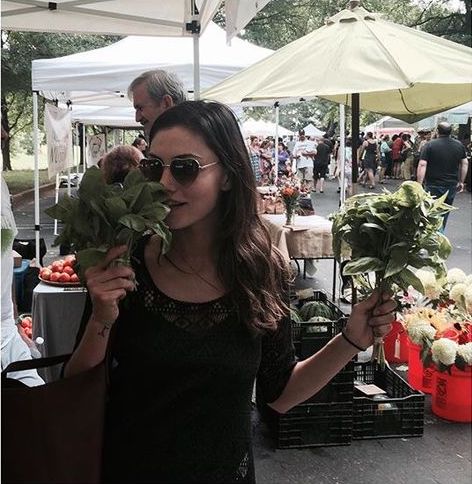 KALELAURENT's tweet photo. 𝕧𝕚𝕤𝕦𝕒𝕝𝕚𝕫𝕖 𝕪𝕠𝕦𝕣 𝕚𝕕𝕖𝕒𝕝 𝕤𝕖𝕝𝕗. 𝕥𝕙𝕖𝕟 𝕤𝕥𝕒𝕣𝕥 𝕒𝕔𝕥𝕚𝕟𝕘 𝕝𝕚𝕜𝕖 𝕙𝕖𝕣. https://t.co/b7rcHSvO8i