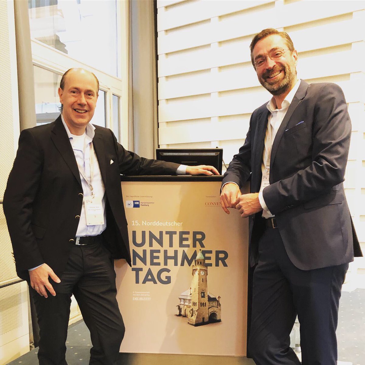 ChristianPothe's tweet photo. Vielen Dank an Detlev Leisse und sein Team von @conventkongress für den großartigen „15. Norddeutschen Unternehmertag“ in der Handelskammer Hamburg. Unter anderem mit dem Forum zur „Zukunft der Unternehmensfinanzierung“
#mst_nord #hkhamburg #tfci #Fochaiac #Fochaix #VCMagazin https://t.co/Qj7XvADAQk