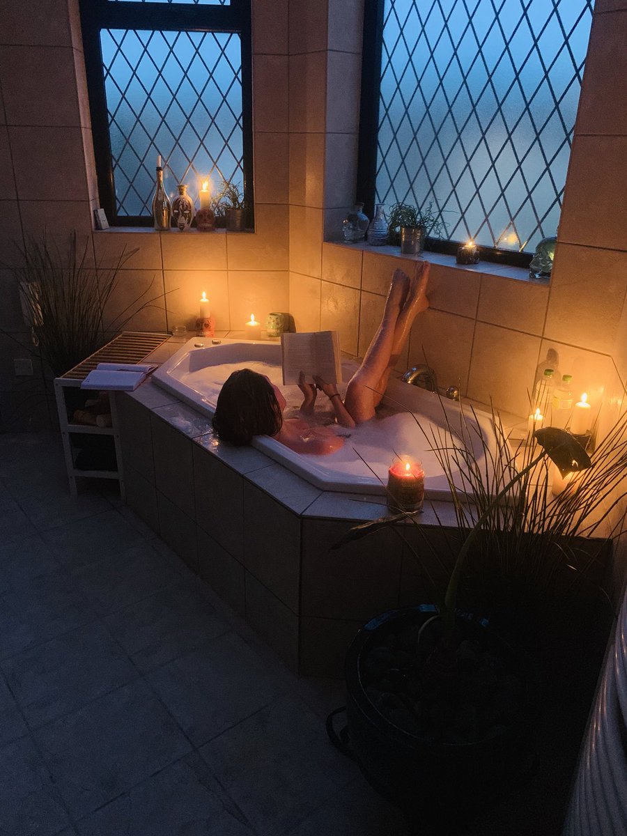 theclocktowerlo's tweet photo. Goodnight world, May your day have been productive and your night restful lots of love from @annabellabottali @theclocktowerlondon xxxx . 
#followforfollow #likeforlike #bath #artisticnude #positivity #selfiepicstagram #modelsofinstagram #jacuzzibath @Geneharley https://t.co/XR8bK1uEm7