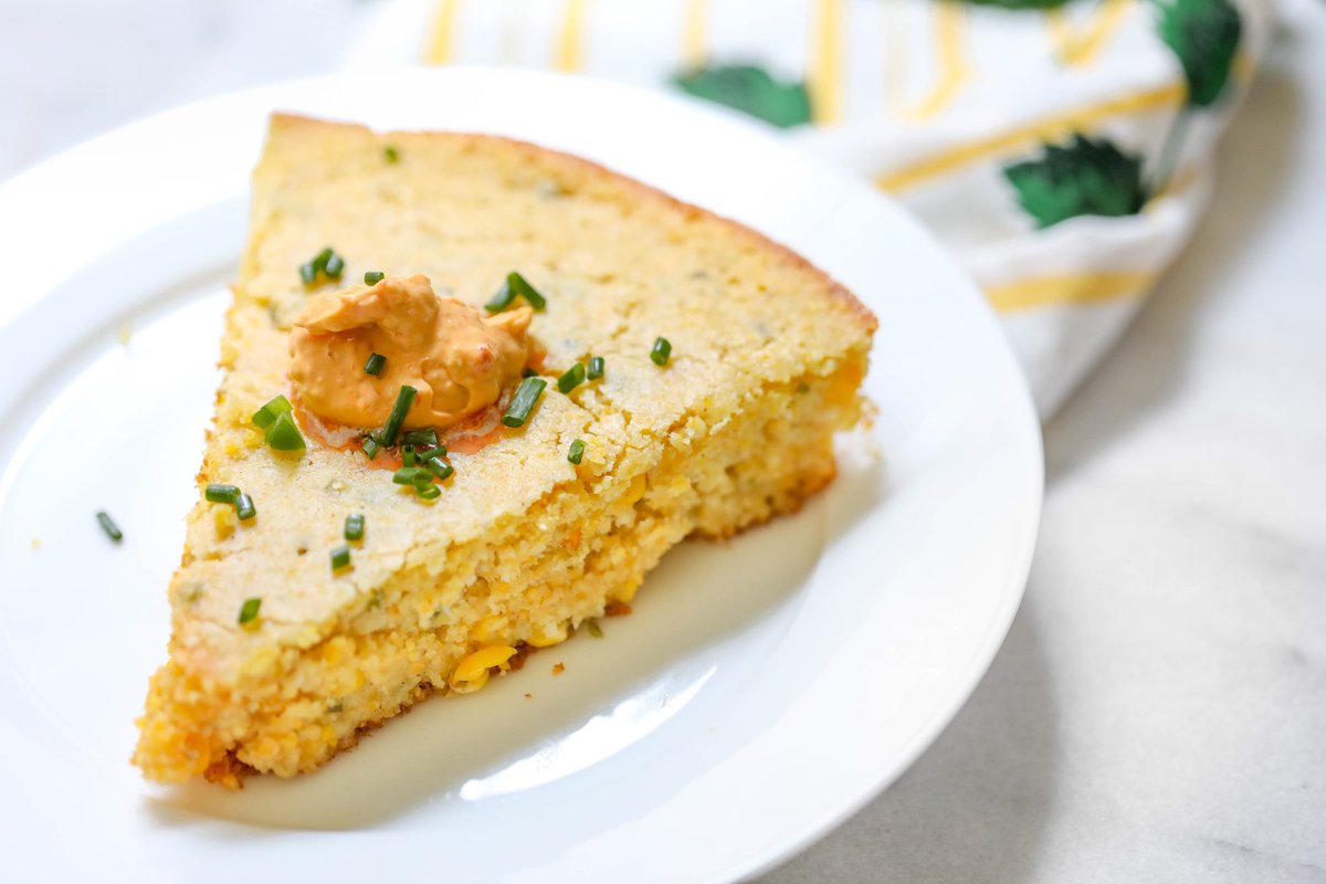 snapyoursupper's tweet photo. Gluten free cornbread served with spicy sun-dried tomato butter #snapyoursupper #RecipeOfTheDay #GlutenFree #foodblogger 
https://t.co/QTL83w8dRe https://t.co/uKa3ZUUeZS