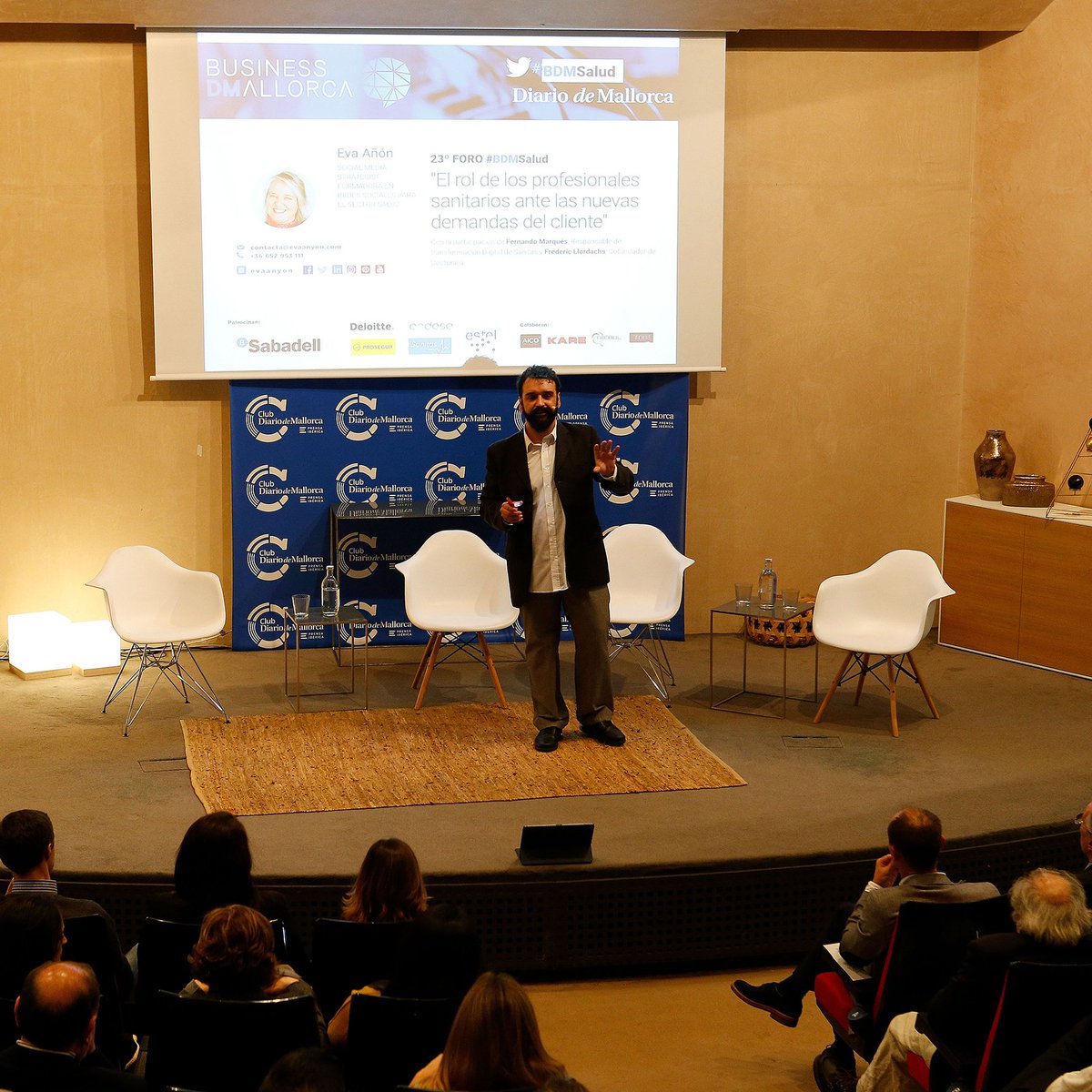 UsuarioArraez's tweet photo. 💻 Mañana miércoles a las 19:00 h. estaré presentando en el @ClubDMallorca de @diariomallorca un nuevo evento del ciclo #BusinessDMallorca sobre #Ciberseguridad. Más info e inscripciones –gratuitas– aquí... 👉 https://t.co/g9eZHcC304 #BDMCiberseguridad #YaTardas https://t.co/UOuFVSmjdp