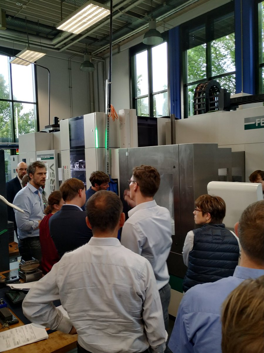 jiatuo's tweet photo. Ein phantastischer #Technologieabend #Praxistreff in Kooperation mit #ClusterMetall #LeichtbauBB bei #KörberundKörber #Präzisionsmechanik in #Birkenwerder gerade erfolgreich zu Ende #Simulation #Konstruktion #Fertigung #Digitalisierung #Industrie40 https://t.co/MTqibq2BFu