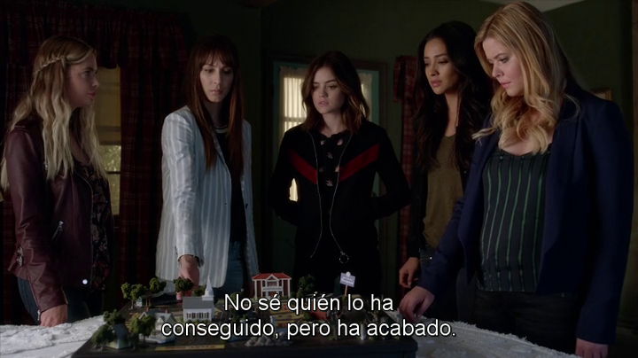 PLL_random's tweet photo. Lo que yo veía cuando empezó el juego del "profesor" en #PLLThePerfectionists.. 🤫🤷🏻‍♀️

#PLL #PLLGame #JumanjiPLL https://t.co/GrEh3L82IM