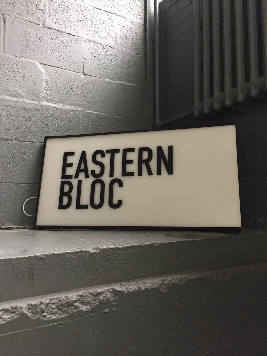 Ce matin <a href="/assoPiNG/">Association PiNG</a> a rendu visite à <a href="/EasternBlocMtl/">Eastern Bloc</a> et c’était riche en enseignements: on a échangé sur nos structures, leurs modèles et de possibles partenariats (off du #MTLconnecte)