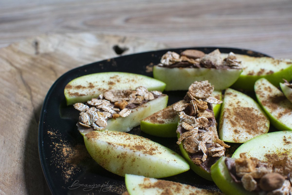 H0laBeau_'s tweet photo. Healthy Snacks 💙
#vegan #pickuplimes #AppleSnack https://t.co/zyKCQLvMvK