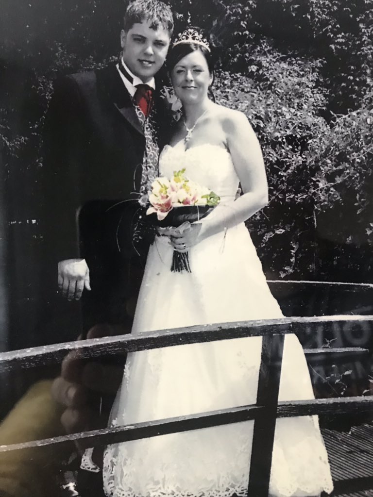 spadefeetpete's tweet photo. Tomorrow marks 15years of wedded bliss with my beautiful wife kristy #wife #15years #loveher #mrsallitt #wife #saint #needsamedal #bliss #marrage #dintmakethemliketheyusedtoo https://t.co/OROywrmoPU