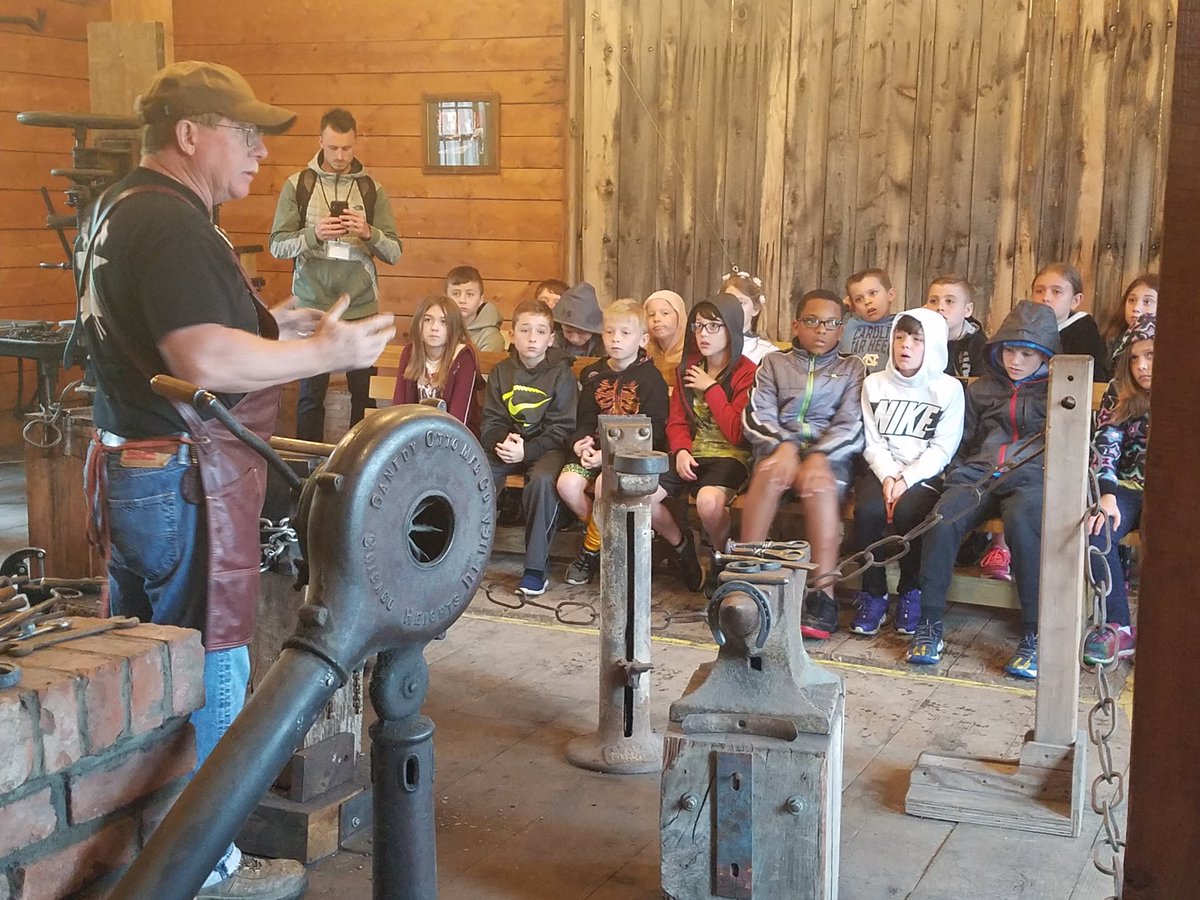 CPolniak's tweet photo. A great learning experience at Chittenango Landing with our 4th graders #eriecanal #FremontFun https://t.co/keq93OyFyV