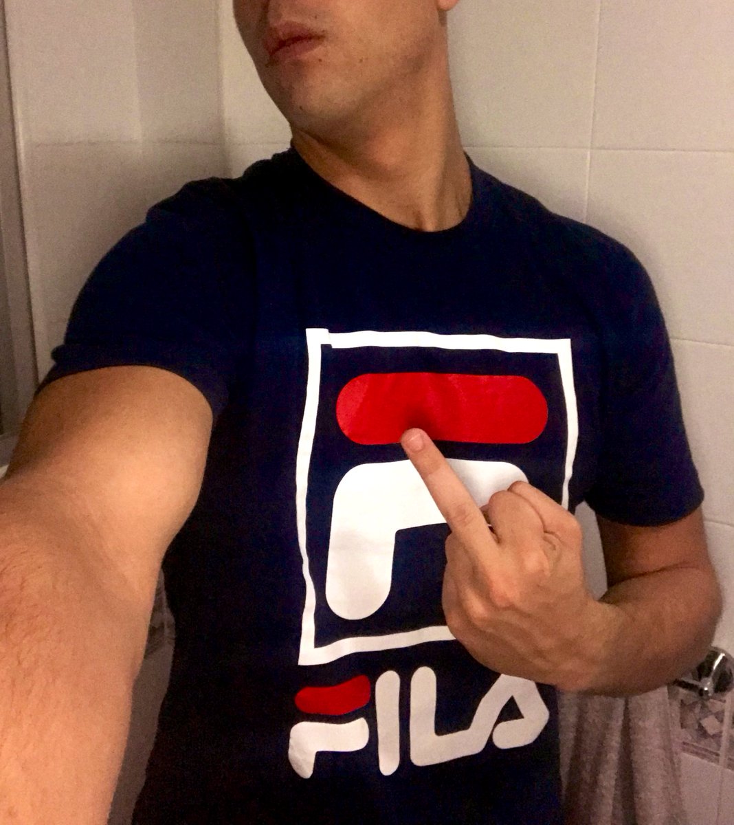 alexmasterdom's tweet photo. Me queda perfecta la #tshirt pagada por mi  #loserpay 😂💶 

#cashmaster #finsub #paypig  #walletfucker #walletdrain #moneyslave #findom #sirdom #worshipme https://t.co/fR2KjfiPxT
