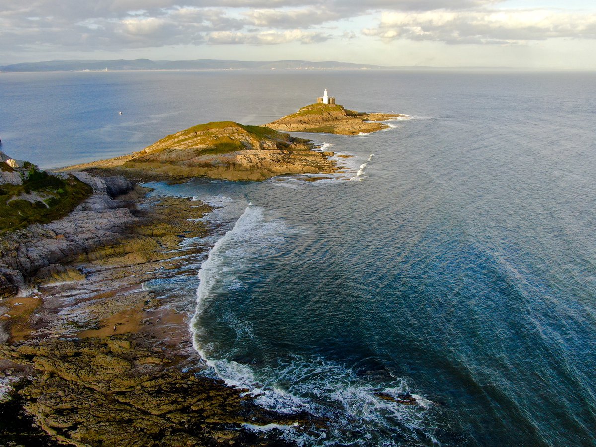 Lovely to get this shot of Mumbles Lighthouse while flying my #dji #mavic2zoom